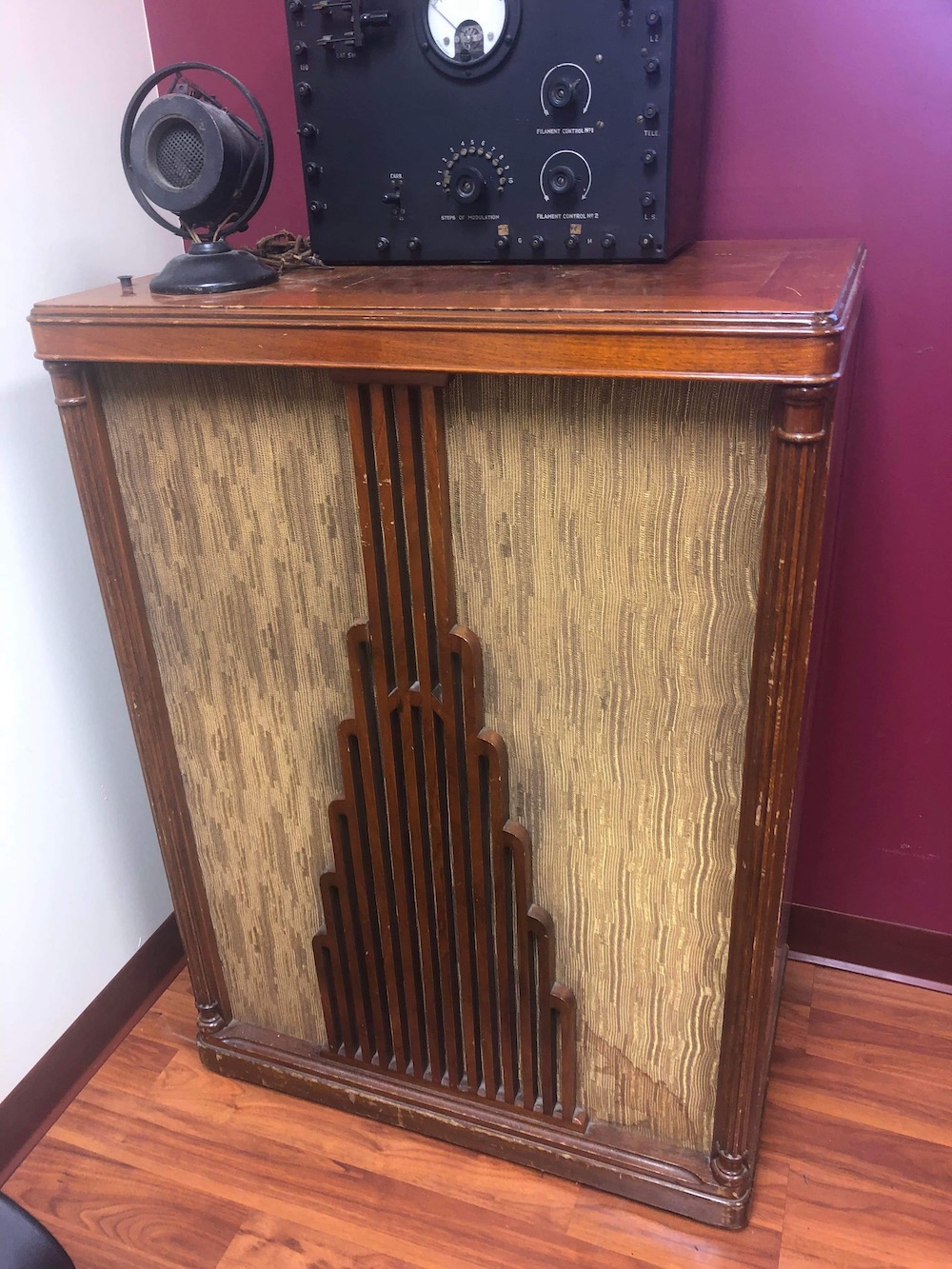 James B. Lansing "Iconic" Loudspeaker