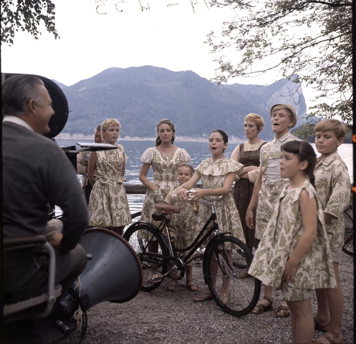 Director Robert Wise and seven relentlessly adorable children.